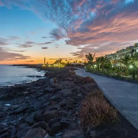 فيلة Puerto Del Carmen Sleeps 4 Pool Wifi بويرتو ذيل كارمين