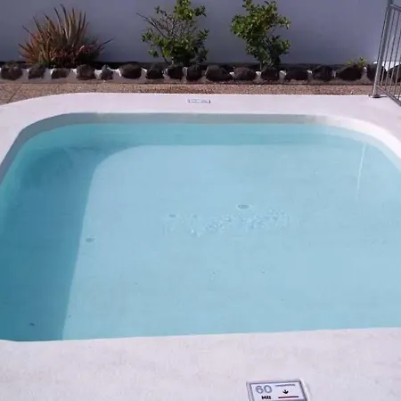 Вилла Puerto Del Carmen Sleeps 4 Pool Wifi *